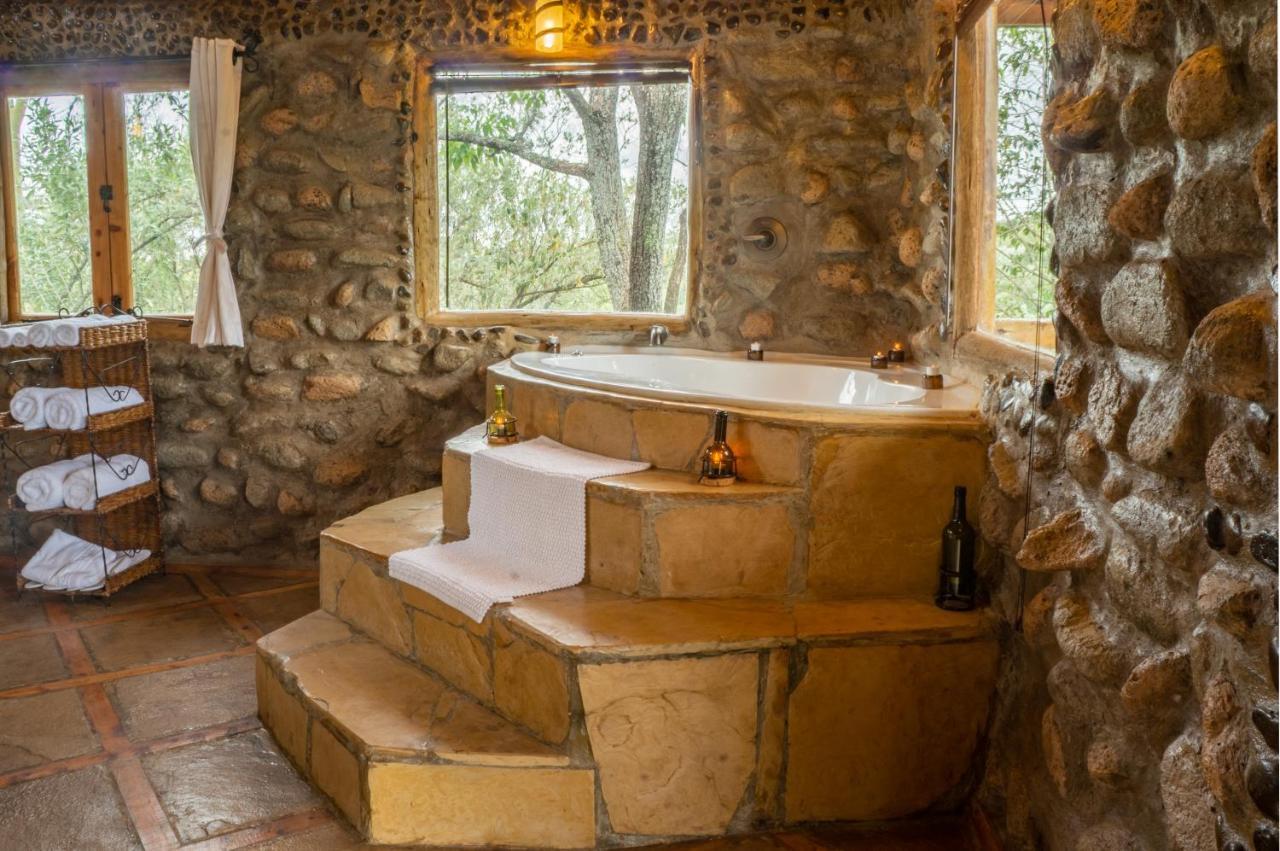 Honeymoon Hut Apartment Naivasha Ngoại thất bức ảnh